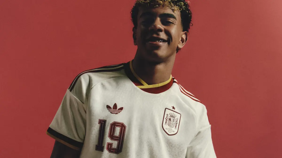 อาดิดาส ปลุกตำนานยุค 90 ส่งโลโก้ Trefoil คืนสนามบอลโลกในรอบ 36 ปี