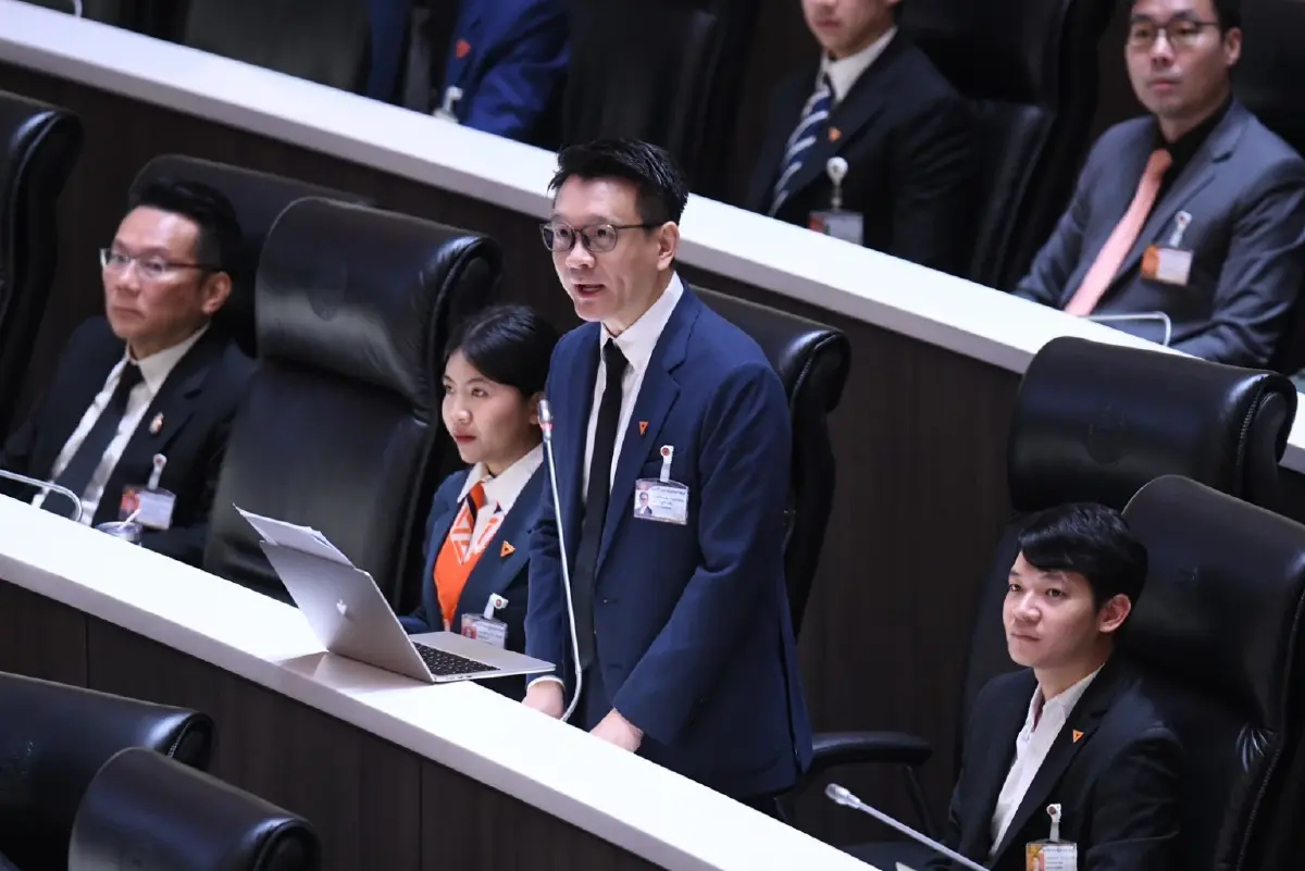 วีระยุทธ กาญจน์ชูฉัตร 