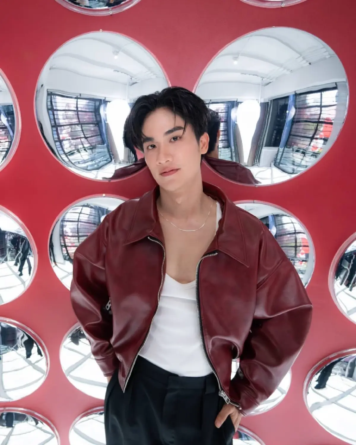 โมเมนต์สุดเอ็กซ์คลูซีฟ! ทรู-ดีแทค   ดึง “เต ตะวัน”ส่งมอบ เอไอโฟน Samsung Galaxy S26 Series ถึงมือแฟนคลับแบบใกล้ชิด