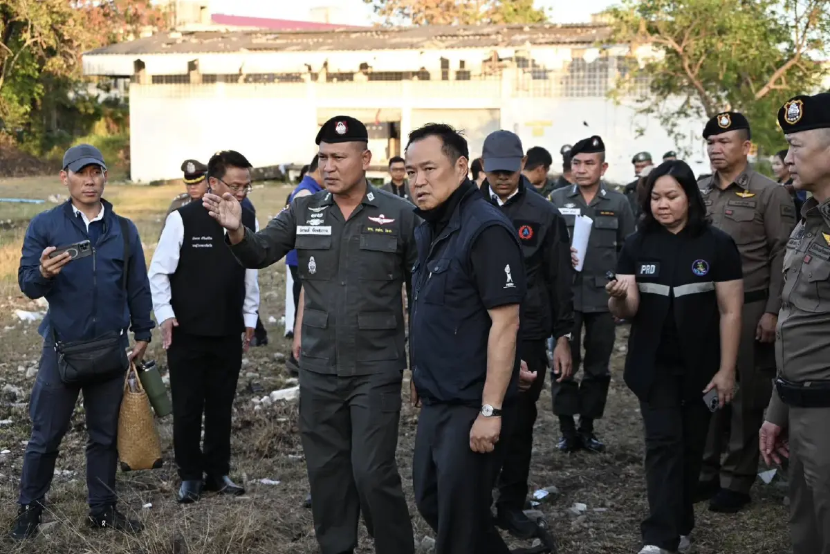 “อนุทิน” เยี่ยมทหารเหยียบทุ่นระเบิด ย้ำกองทัพพร้อมรับมือสถานการณ์ชายแดน