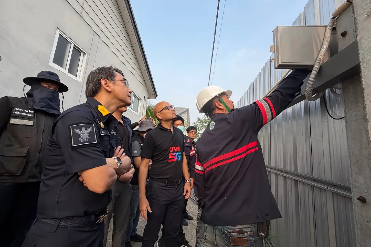 ทรู ชี้เบาะแสศูนย์ต่อต้านการฉ้อโกงออนไลน์ (ACSC)  และ กสทช. บุกทลายจุดลักลอบส่งข้ามแดนไทย-เมียนมา อ.แม่สอด จ.ตาก ตัดวงจรแก๊งคอลเซ็นเตอร์หลอกลวงคนไทย