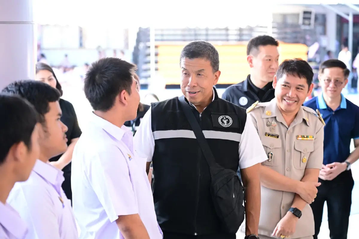 "ชัชชาติ" สั่งเก็บมือถือ 437 รร.กทม. ดีเดย์ 18 พ.ค. 69 เน้นเรียนรู้