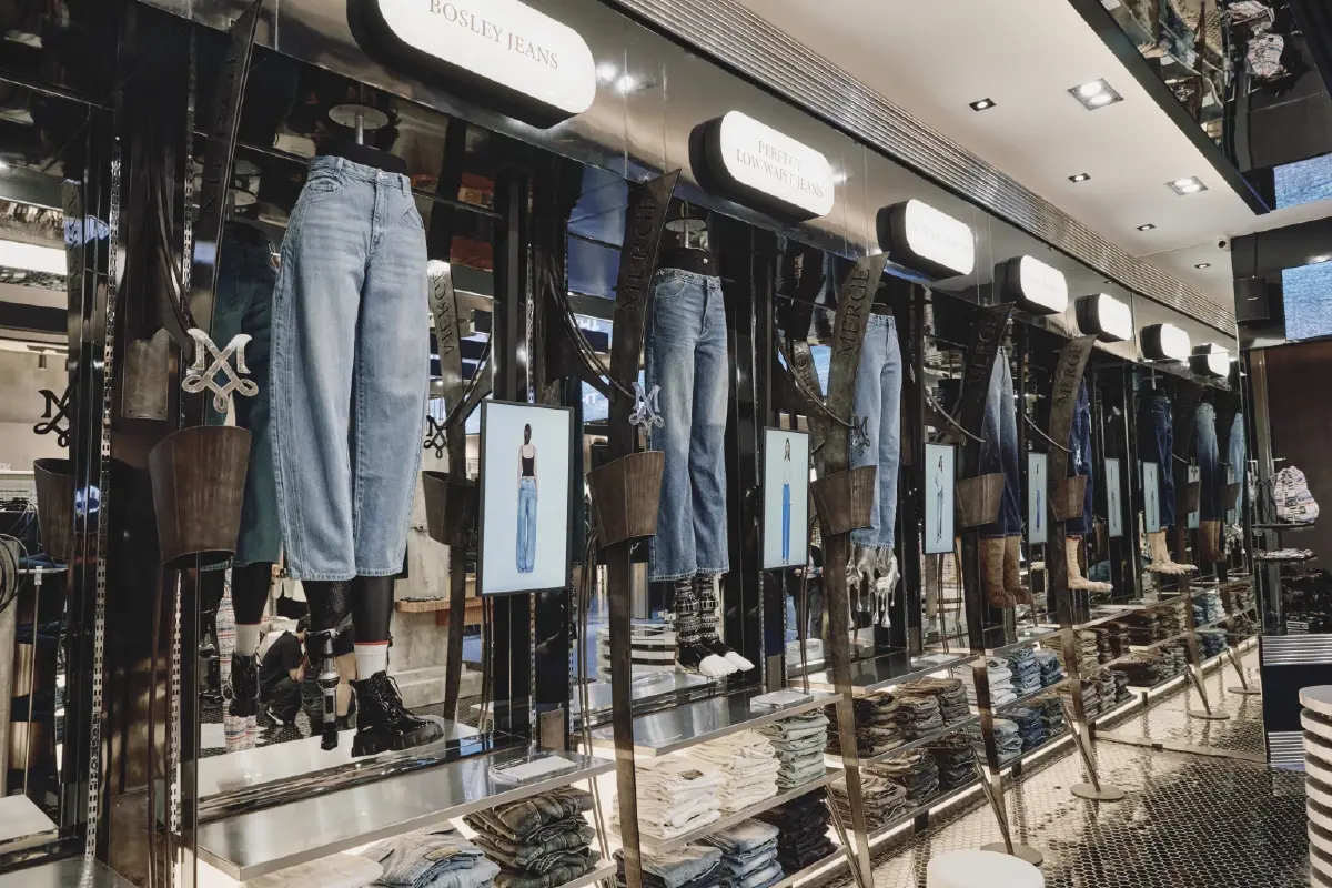 MERGE เปิดตัว  "MERGE Flagship Store"