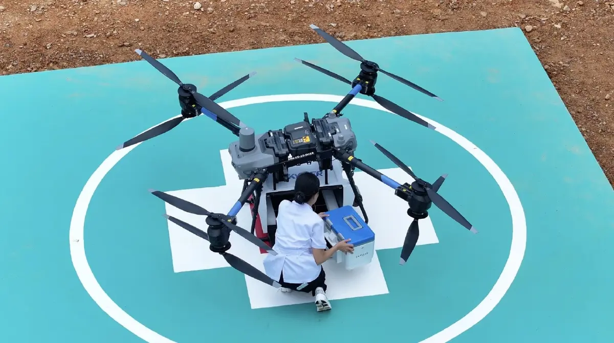 Skyller ส่งโดรนขนส่งเวชภัณฑ์ข้ามเกาะตราด ชู IoT คุมอุณหภูมิ