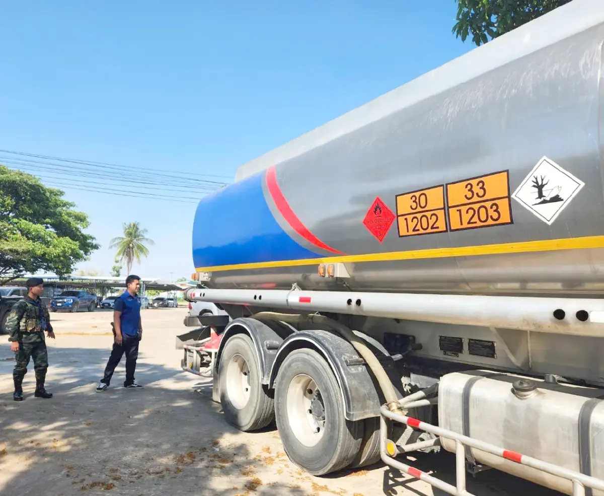 สรรพสามิต สกัดลักลอบขนน้ำมันข้ามชายแดน ยอดพุ่ง 55 คดี กว่า 5 แสนลิตร