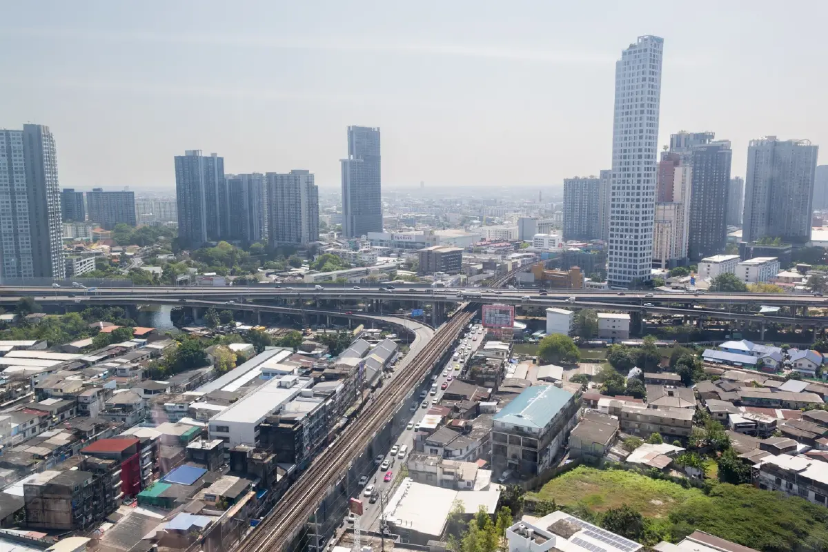 ทลายรถติดกลางกรุง! กทม. เปลี่ยนไฟจราจร 74 แยกเป็นสมองกล