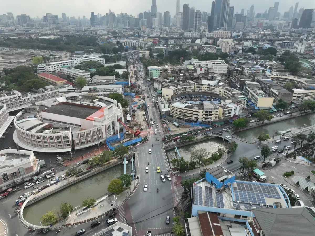 อัพเดต เบี่ยงการจราจรสร้างรถไฟฟ้าสีส้ม สะพานขาว–ผ่านฟ้า เริ่ม 16 มี.ค.