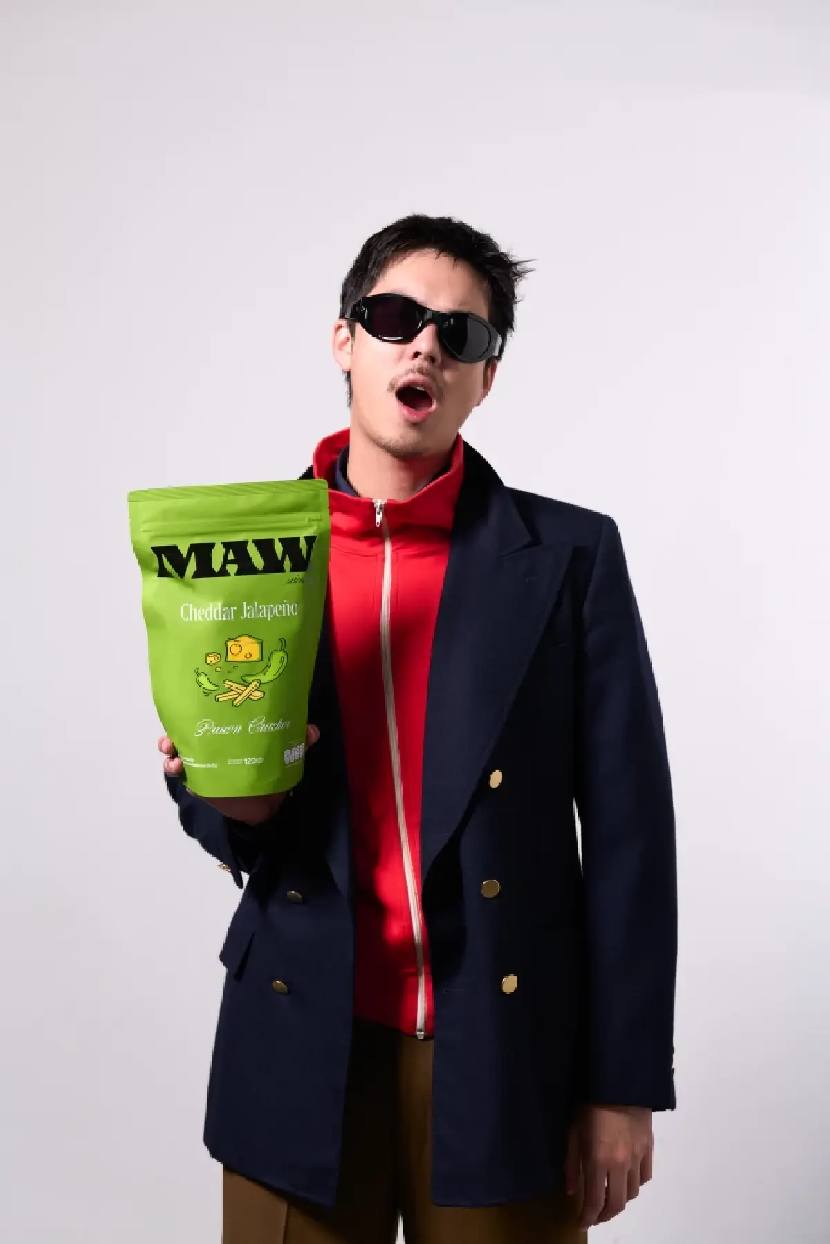 “พีช พชร” เปิดแบรนด์ใหม่อีกแล้ว ส่ง MAW ข้าวเกรียบกุ้งชิงตลาดขนม