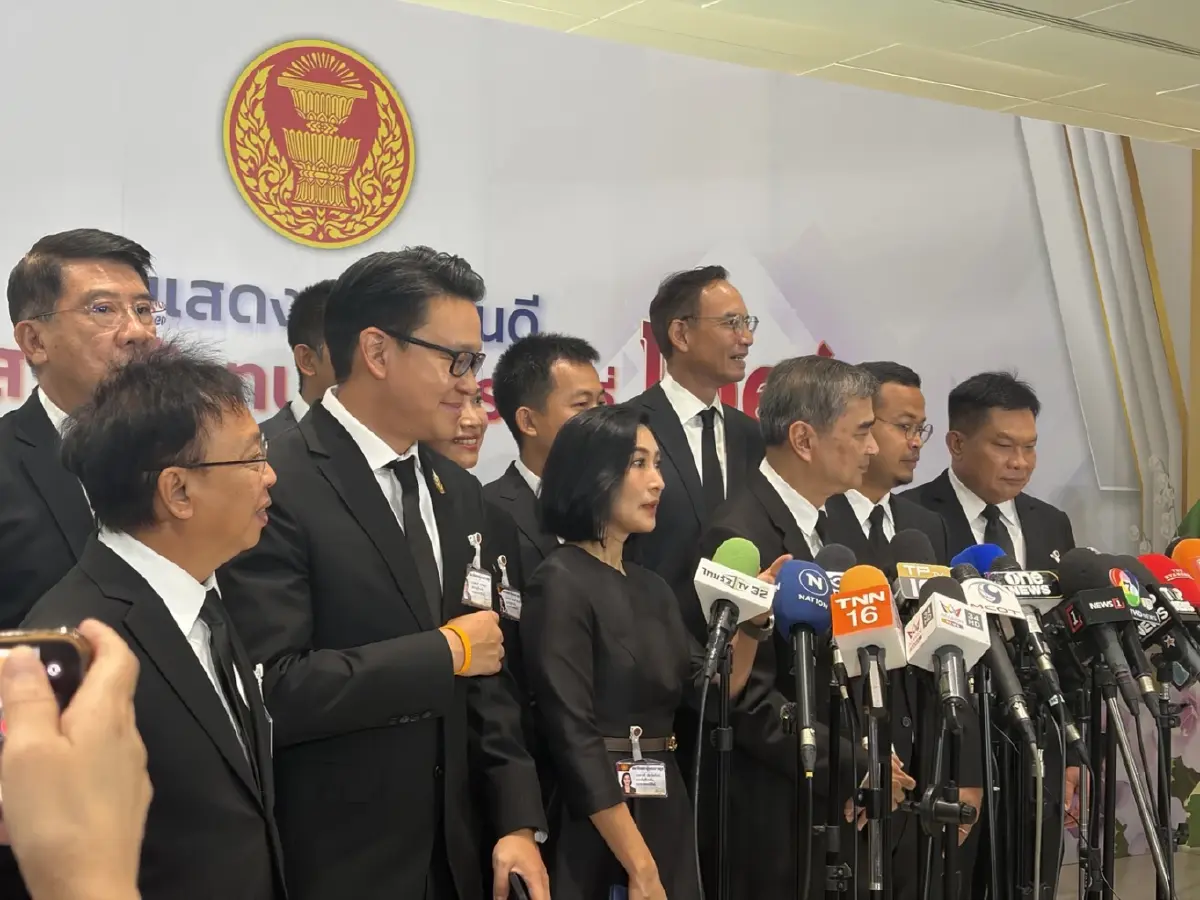 'อภิสิทธิ์' ย้ำปชป.พร้อมทำงานนิติบัญญัติ-ร่วมรัฐบาลหรือไม่ยึดมติพรรค