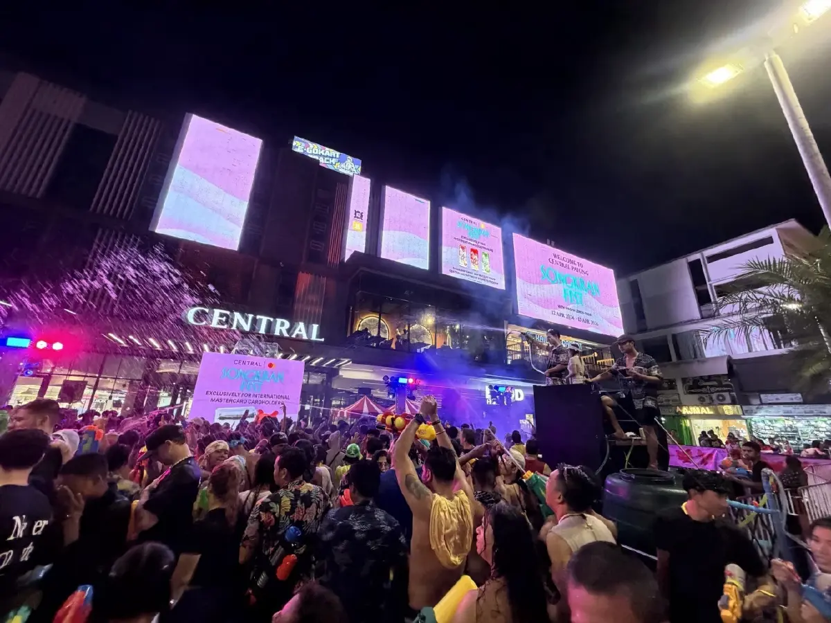 สาดความสุขสดชื่นระดับโลก! “Central Songkran Fest” ปิดฉากสวยงาม นักท่องเที่ยวทั่วโลกแห่ฉลองสงกรานต์ที่ห้างเซ็นทรัลป่าตอง