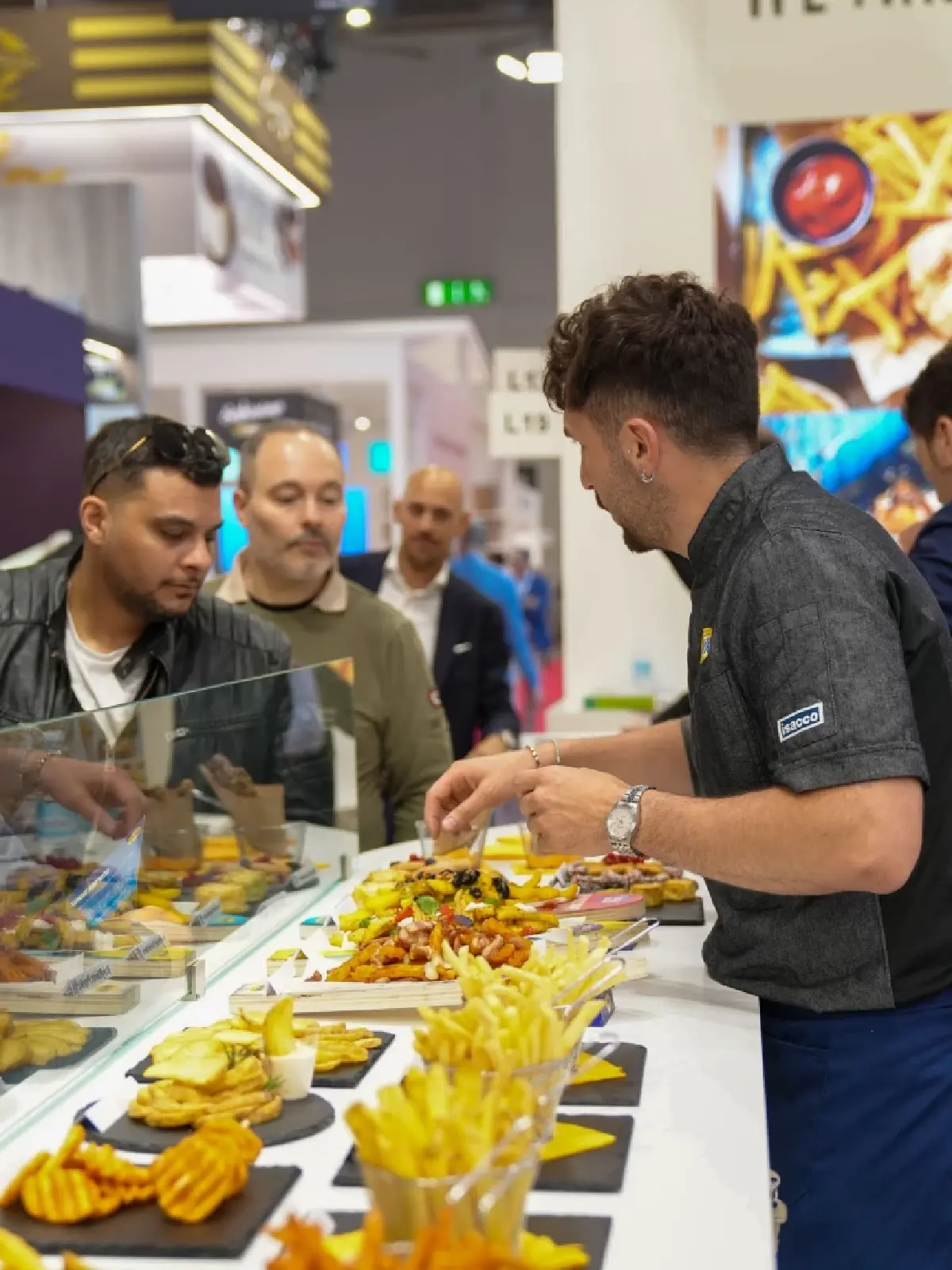 ฟู้ดเซอร์วิสไทยโตแรงแซงโลก สตรีทฟู้ด–QSR ครองมูลค่าตลาด