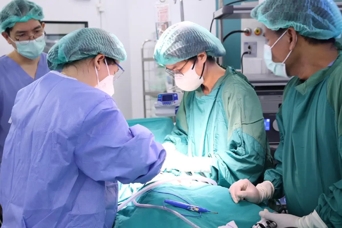 กรมการแพทย์โชว์นวัตกรรม "ผ่าตัดไส้เลื่อนเด็กส่องกล้องแผลเล็ก" ฟื้นตัวไว-ปลอดภัยสูง เดินหน้าขยายโอกาสการรักษาที่เท่าเทียมเพื่อถวายเป็นพระราชกุศล