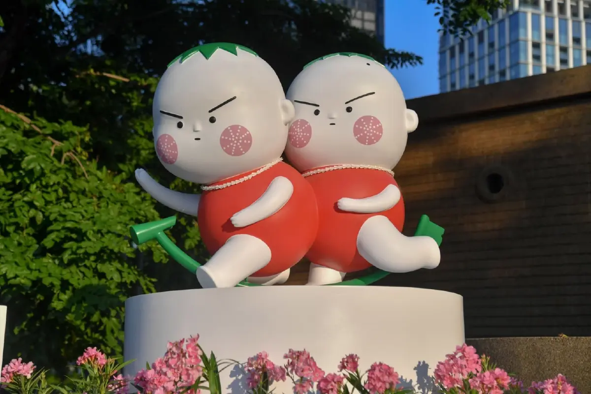 สงกรานต์สายอาร์ต! 6 อาร์ตทอยยักษ์ปักหมุดสวนลุมฯ 11-30 เม.ย.นี้