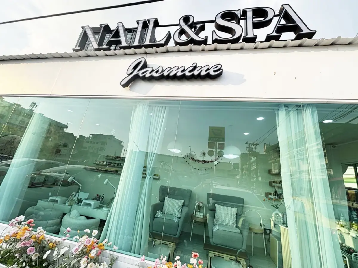 จากช่างแต่งหน้ากองถ่าย สู่เจ้าของอาณาจักร 10 ล้านบาทกลางทองหล่อ!