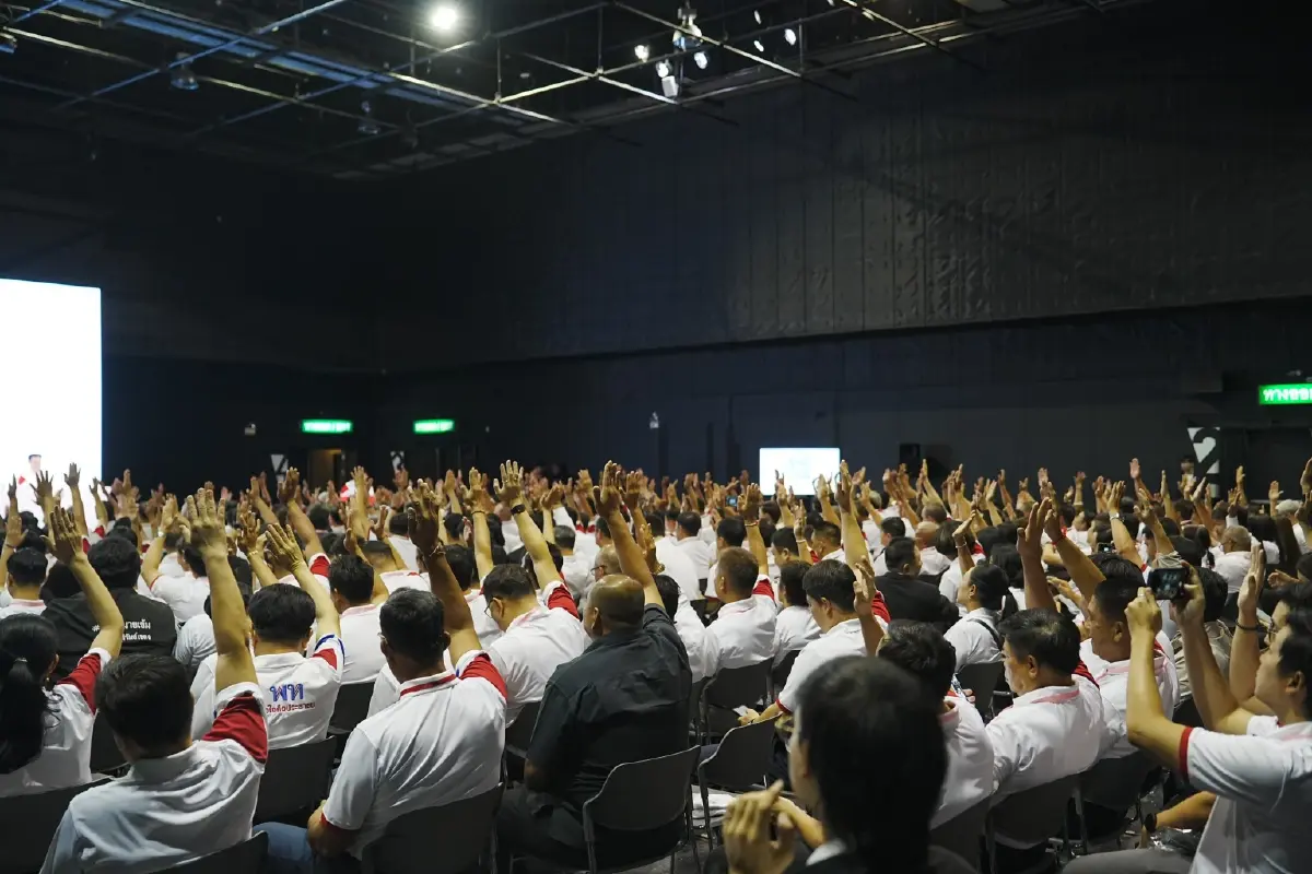 "เพื่อไทย" ปรับทัพ ‘จุลพันธ์’ ยืนยันเดินหน้าต่อ ให้ทุกพื้นที่มีคนดูแล