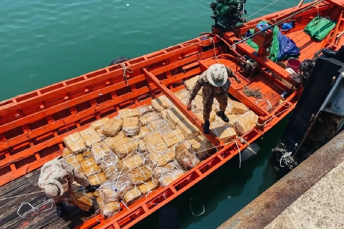 รัฐบาลลุยกวาดล้าง “น้ำมันเถื่อน–กัญชาทะเล” ยึดกว่า 3.3 แสนลิตร! พบพิรุธน้ำมันหาย 57 ล้านลิตร