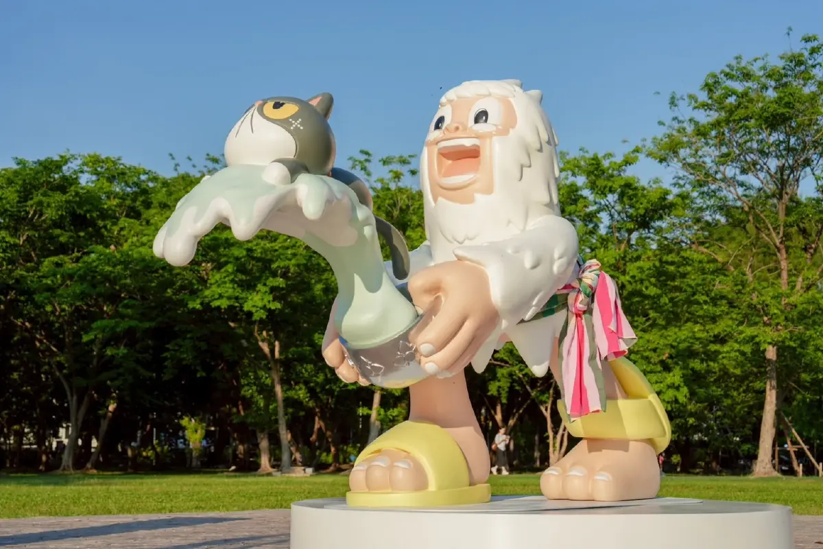 สงกรานต์สายอาร์ต! 6 อาร์ตทอยยักษ์ปักหมุดสวนลุมฯ 11-30 เม.ย.นี้