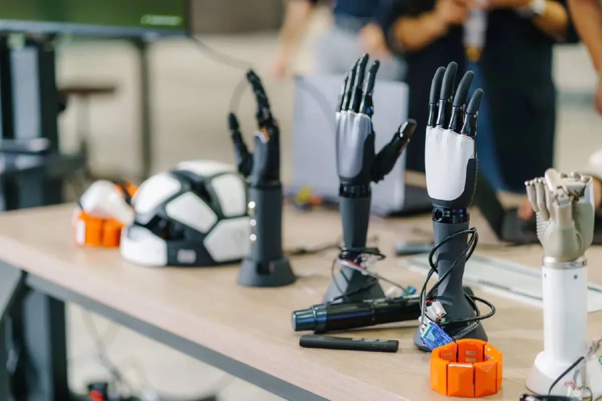 ทรู คอร์ปอเรชั่น ผนึกกำลัง OYMotion ยักษ์ใหญ่ด้านเทคโนโลยีชีวภาพ เปิดตัวนวัตกรรม "Neuro AI Tech" ครั้งแรกในไทย