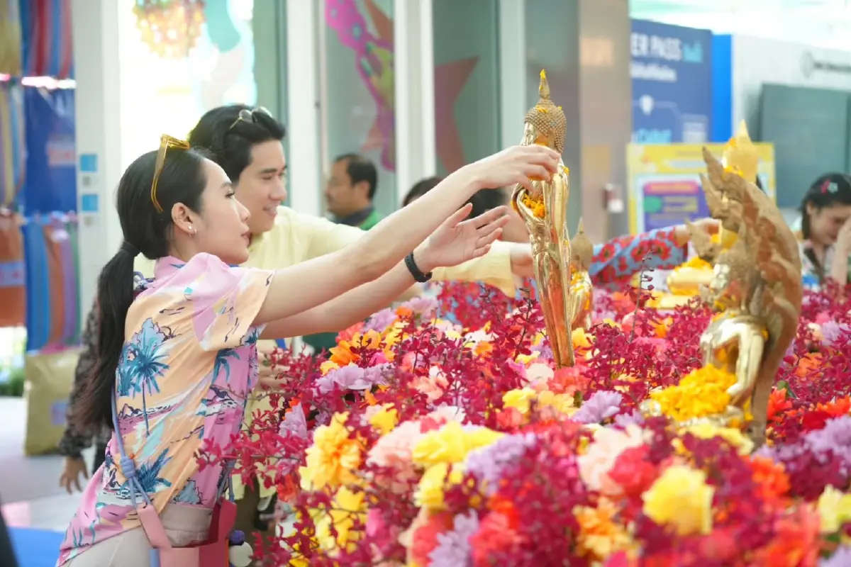 คิง เพาเวอร์ จัดอภิมหาสงกรานต์รางน้ำ ขนทัพ 60 ศิลปินระเบิดความมันส์