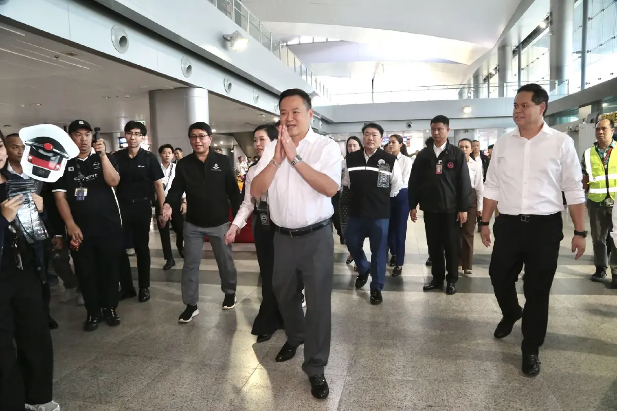 อนุทิน ตรวจสถานีกลางบางซื่อ-หมอชิต กำชับความปลอดภัยช่วงสงกรานต์