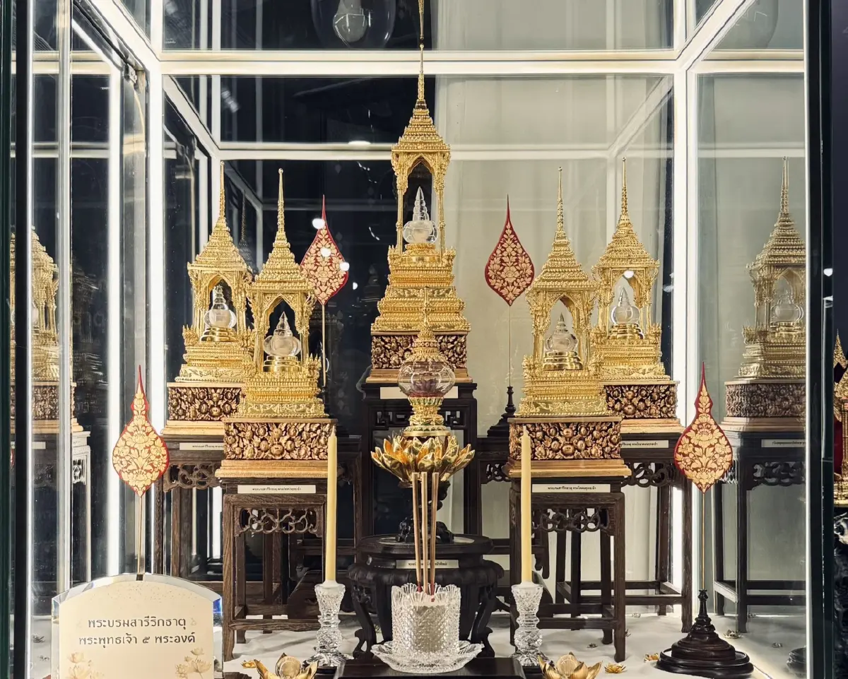 ไม่ต้องไปไกลถึงต่างจังหวัด! อัญเชิญพระบรมสารีริกธาตุ 5 พระองค์ ประดิษฐานใจกลางกรุงเทพฯ ให้สรงน้ำใกล้ชิด