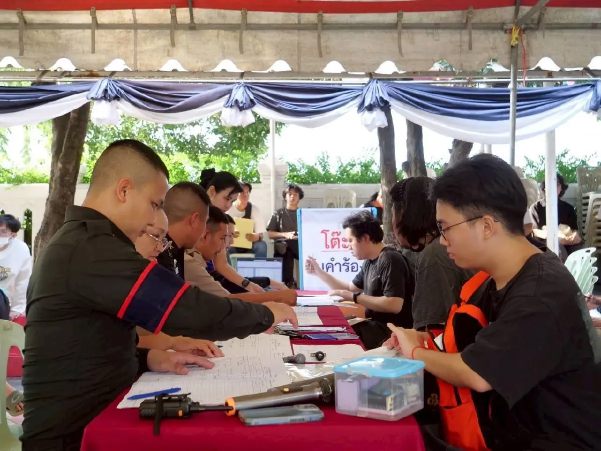 ปชน.เปิดโครงการ “กองทัพเข้มแข็ง พลทหารปลอดภัย” รับเรื่องร้องเรียน