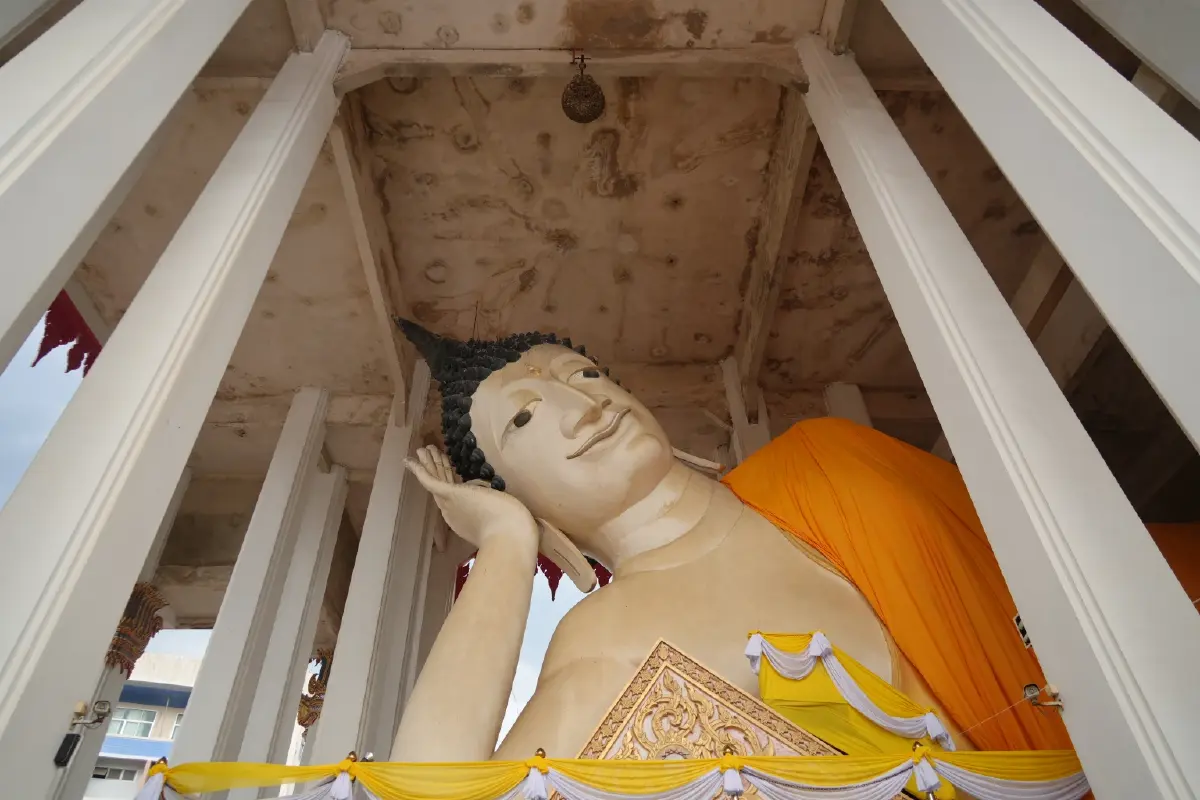 “พิพัฒน์-สรรเพชญ” ร่วมงานทำบุญเดือน 5 ห่มผ้าพระนอน สืบสานประเพณีสงกรานต์สงขลา