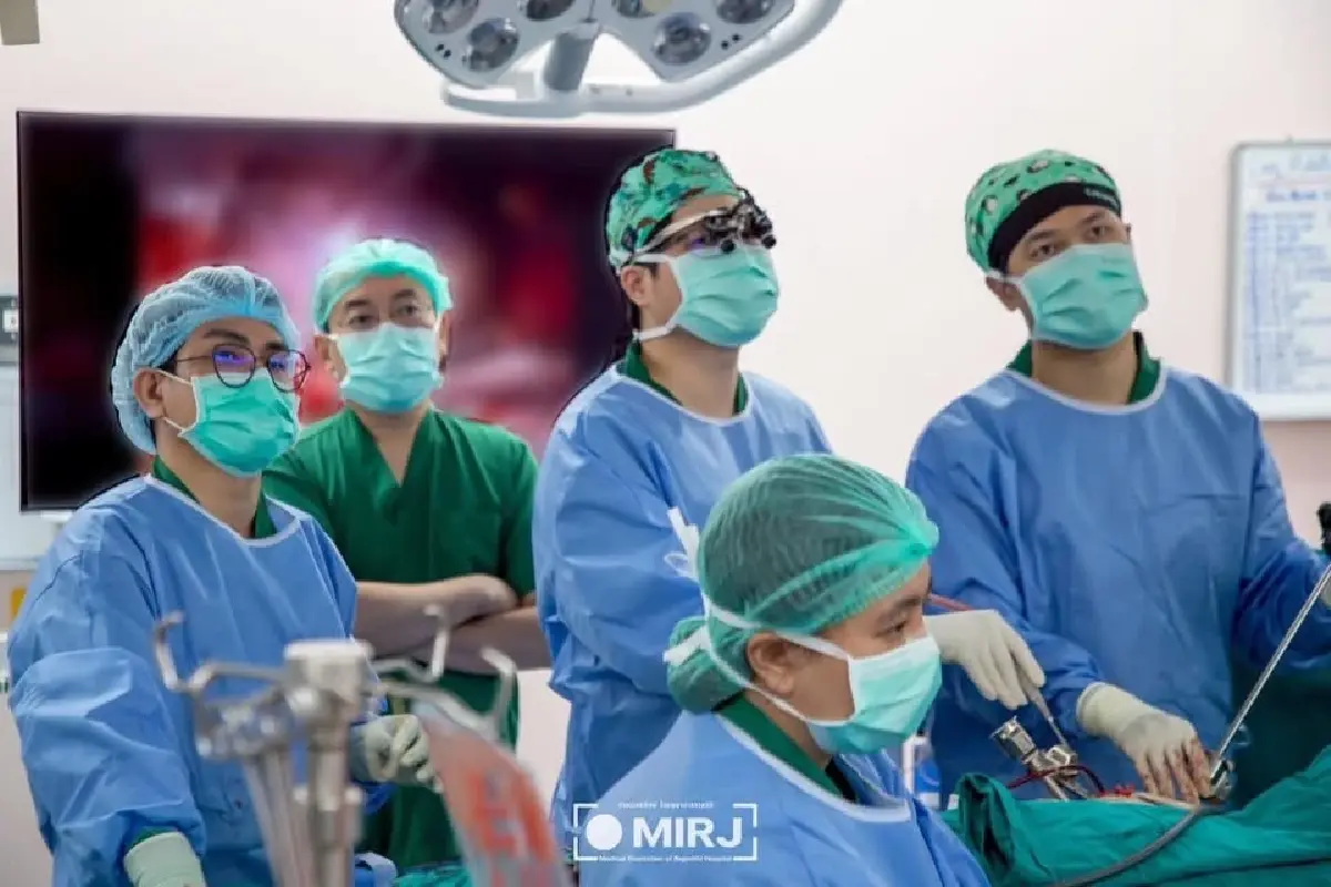 'รพ.ราชวิถี' โชว์ความสำเร็จผ่าตัดหัวใจด้วย 'หุ่นยนต์' แห่งแรก