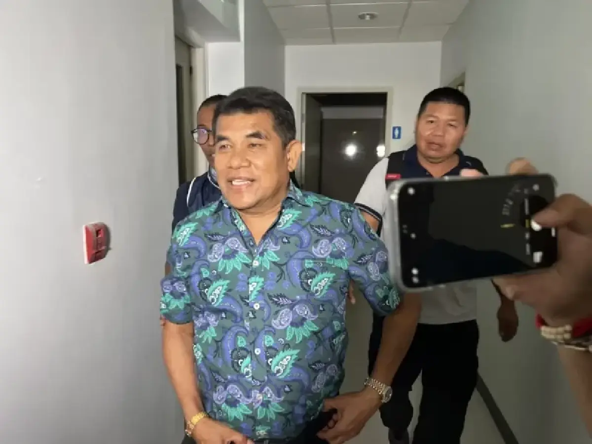 นายยศวริศ ชูกล่อม 