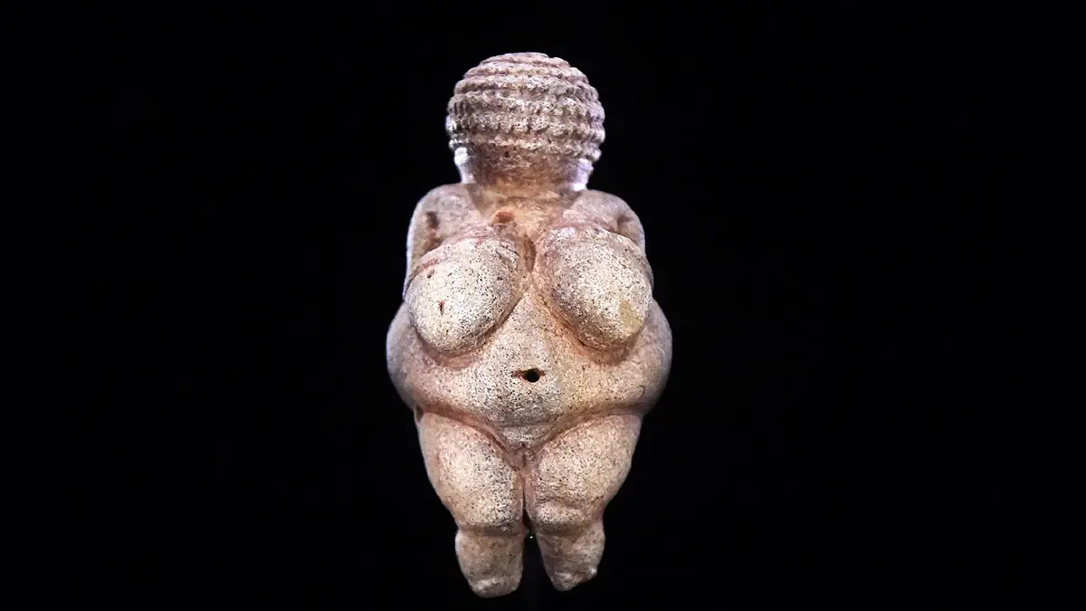  ตุ๊กตาหินแกะสลัก Venus of Willendorf