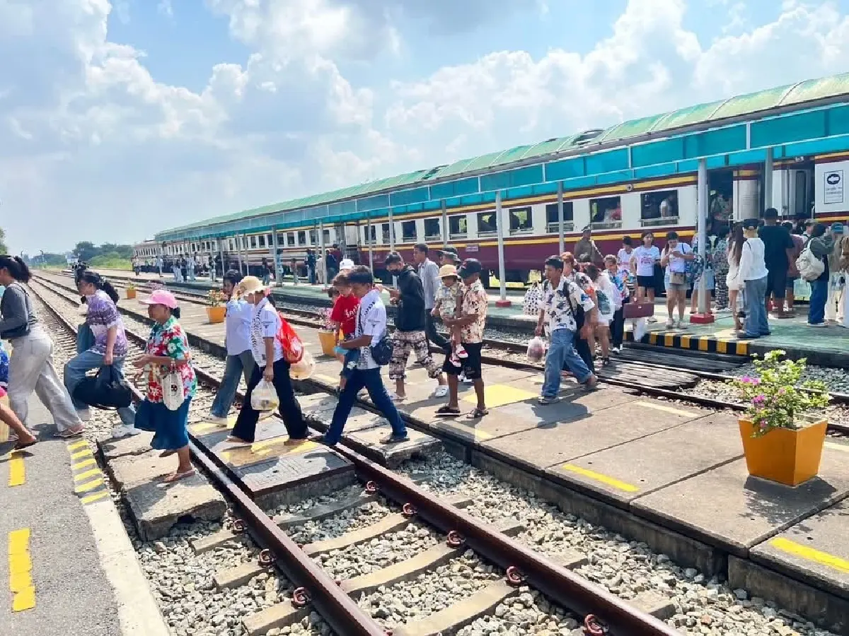 รฟท. เผยยอดเดินทาง 13 เม.ย. พุ่ง 8 หมื่นคน สั่งเพิ่มรถเสริมรับคนกลับ