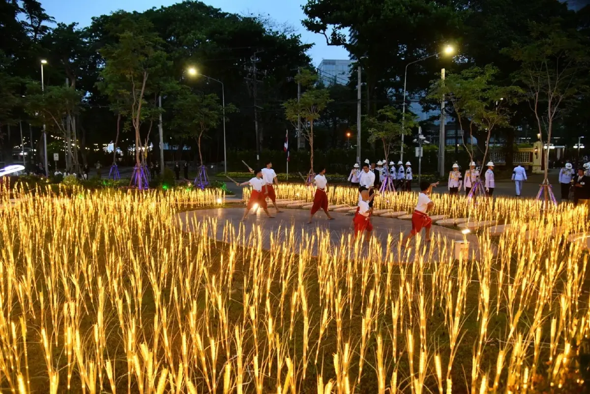ในหลวง-พระราชินี เสด็จฯ เปิดงาน 100 ปี วันสวรรคต ร.6 และศตวรรษแห่ง ‘สวนลุมพินี’