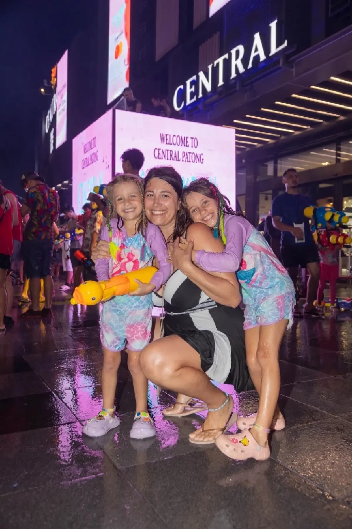 สาดความสุขสดชื่นระดับโลก! “Central Songkran Fest” ปิดฉากสวยงาม นักท่องเที่ยวทั่วโลกแห่ฉลองสงกรานต์ที่ห้างเซ็นทรัลป่าตอง
