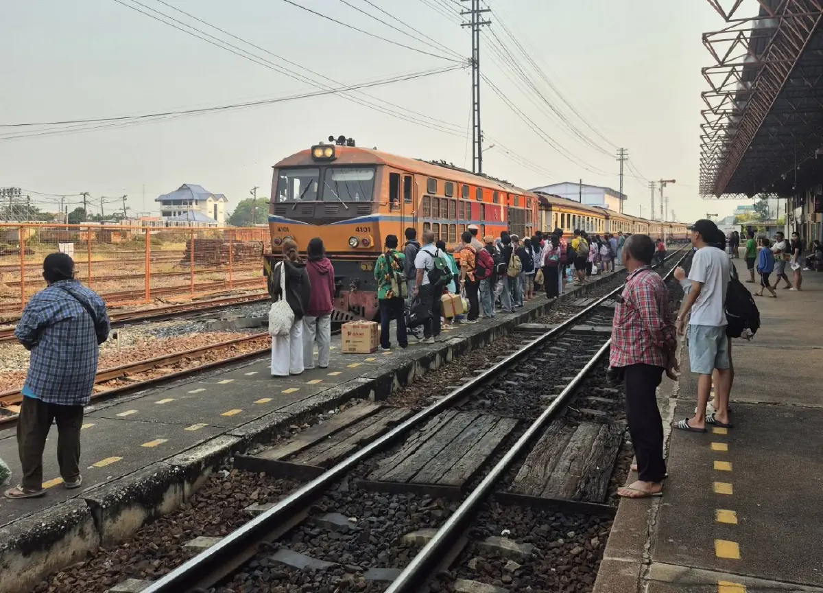 คมนาคม สรุปเดินทางสงกรานต์69 ทะลุ 12.6 ล้านคน ยันขนส่งรองรับพอเพียง