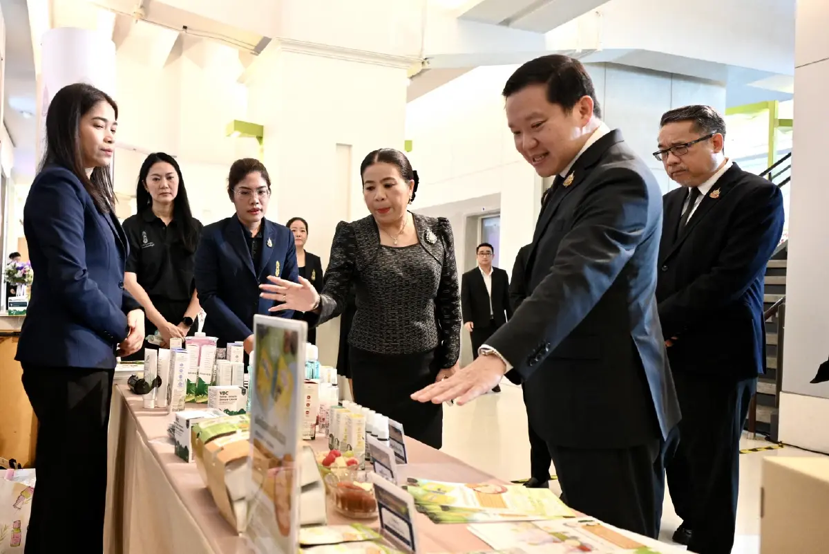 ไทยเบฟจับมือ กปร. รุกคืบพัฒนาเศรษฐกิจฐานรากระดับอำเภอ น้อมนำหลักปรัชญาเศรษฐกิจพอเพียงสร้างรายได้ยั่งยืน