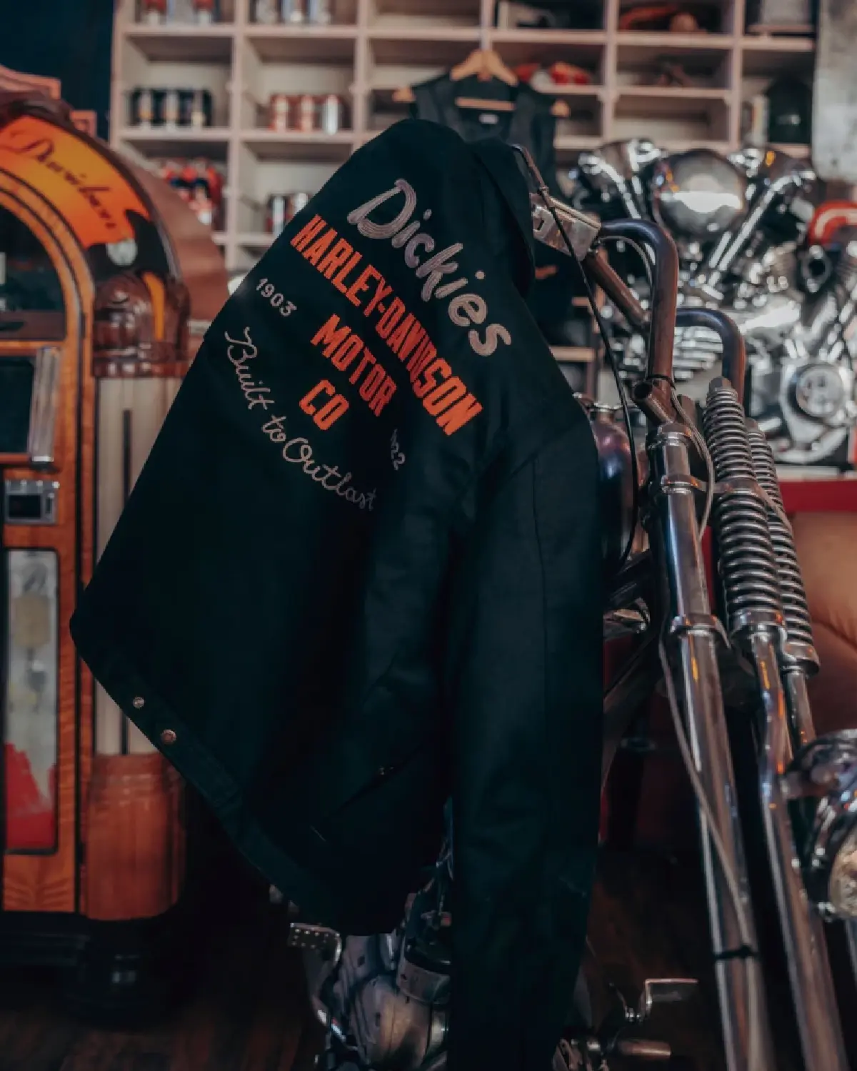ตำนานมาพบกัน : Dickies x Harley-Davidson แกร่งสไตล์ไบเกอร์ของสายลุย