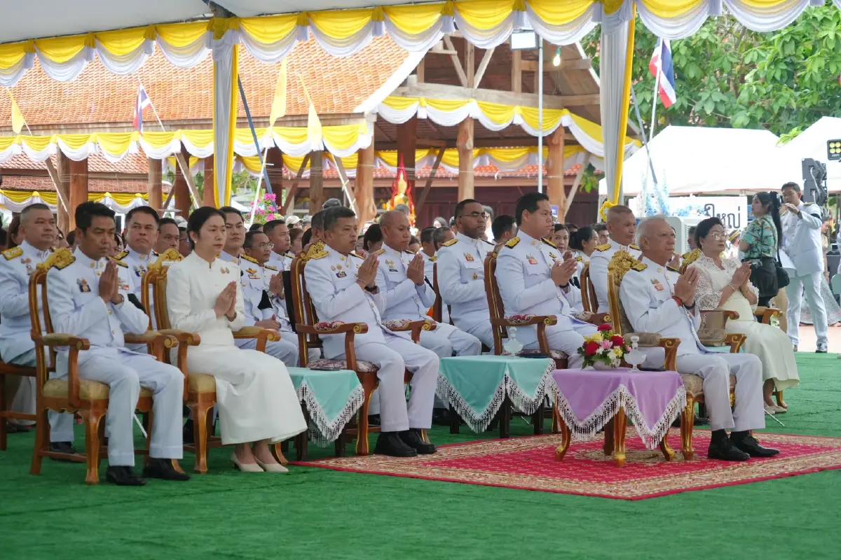 “พิพัฒน์-สรรเพชญ” ร่วมงานทำบุญเดือน 5 ห่มผ้าพระนอน สืบสานประเพณีสงกรานต์สงขลา