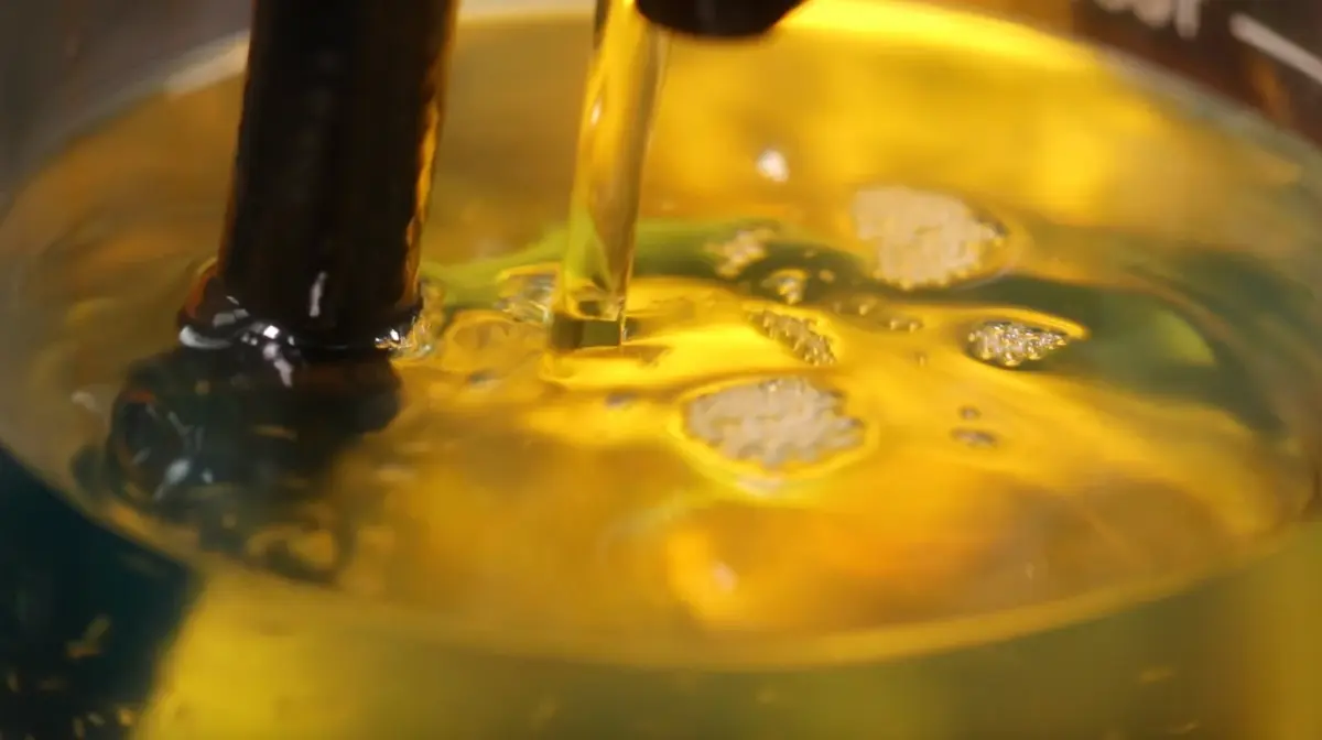 เปิดโครงสร้างไบโอดีเซลโลก FAME vs HVO สู่ "H-FAME" ใครคืออนาคตพลังงาน?