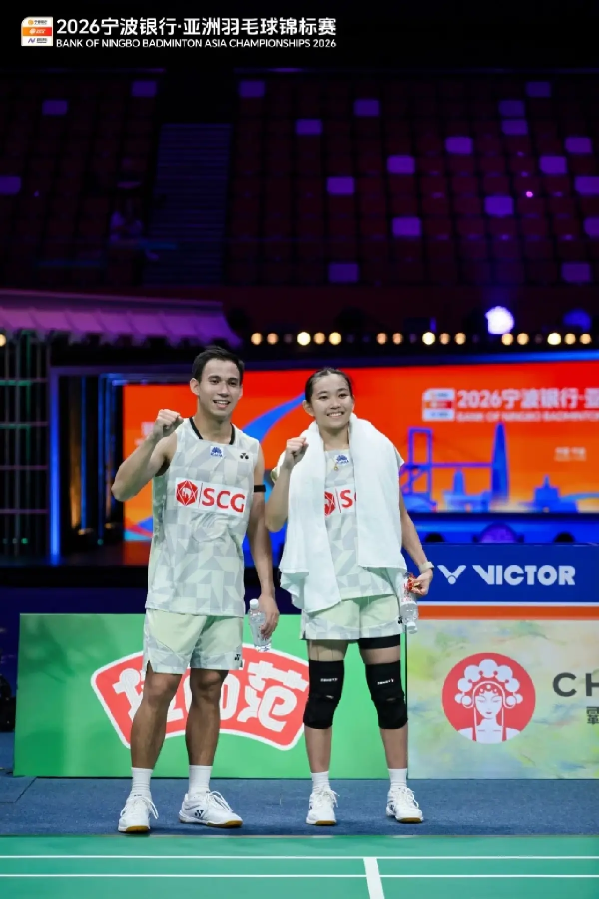 บาส-เฟม โชว์หัวใจสิงห์ พลิกโค่นมือ 1 โลกจีน เข้าชิงแบดเอเชีย 2026