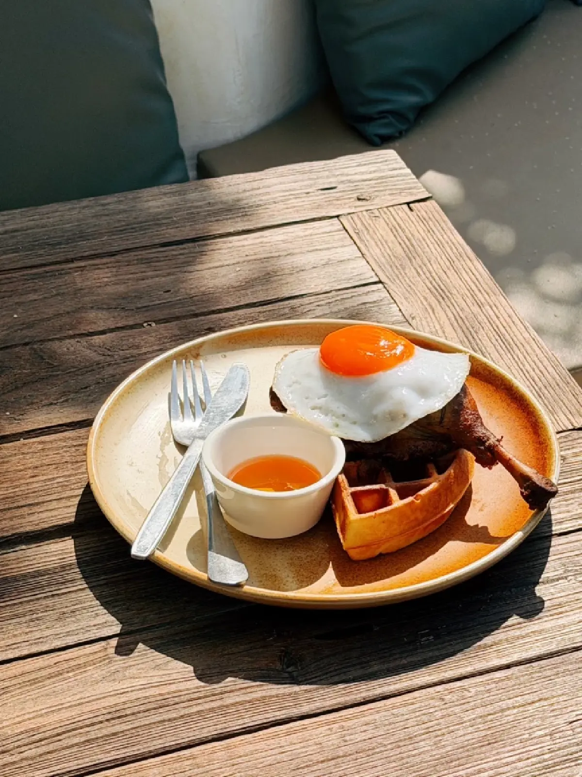 เปิดมุมลับพัทยา! 'Folks On The Beach' Beach Club สุดชิลที่คุณต้องมาลอง