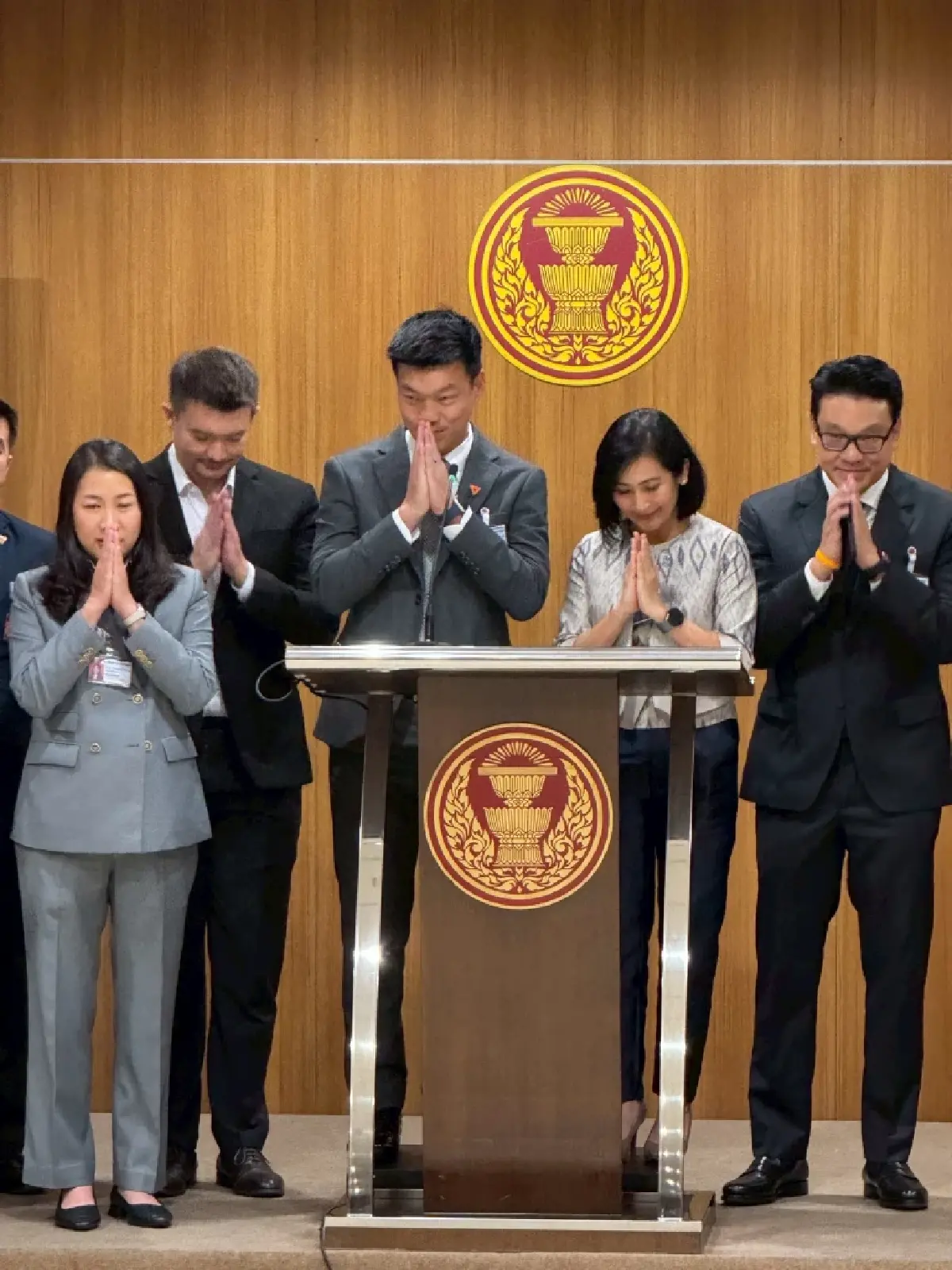 3 พรรคฝ่ายค้าน แถลงจี้รัฐบาล ดัน พ.ร.บ.อากาศสะอาด แก้วิกฤตสุขภาพ