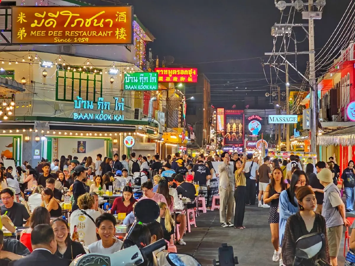 สงกรานต์ สามย่าน-บรรทัดทอง-สยาม มีรถรับส่งฟรี เช็กจุดบริการเลย