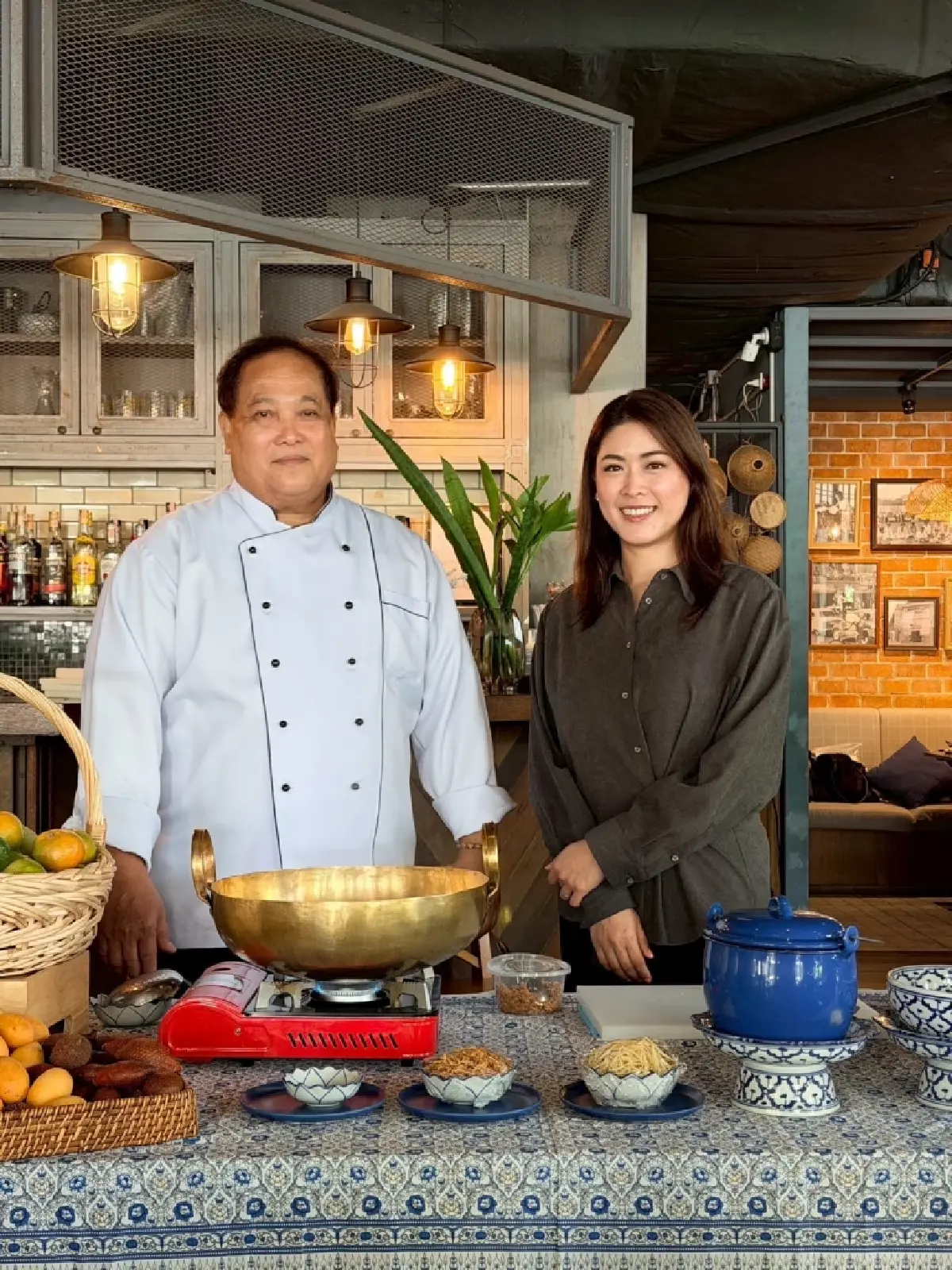 “ข้าวแช่อรรถรส” เสน่ห์ฤดูร้อนไทยที่งดงามเหนือกาลเวลา: เปิดตำนาน “ข้าวน้ำ” มอญ สู่สำรับคลายร้อนยอดนิยม