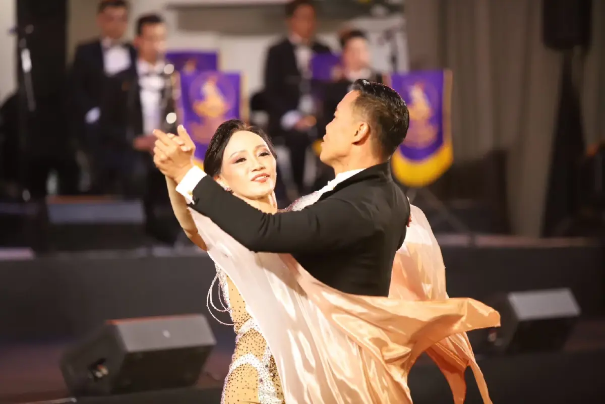 ในหลวง-พระราชินี เสด็จฯ เปิดงาน 100 ปี วันสวรรคต ร.6 และศตวรรษแห่ง ‘สวนลุมพินี’