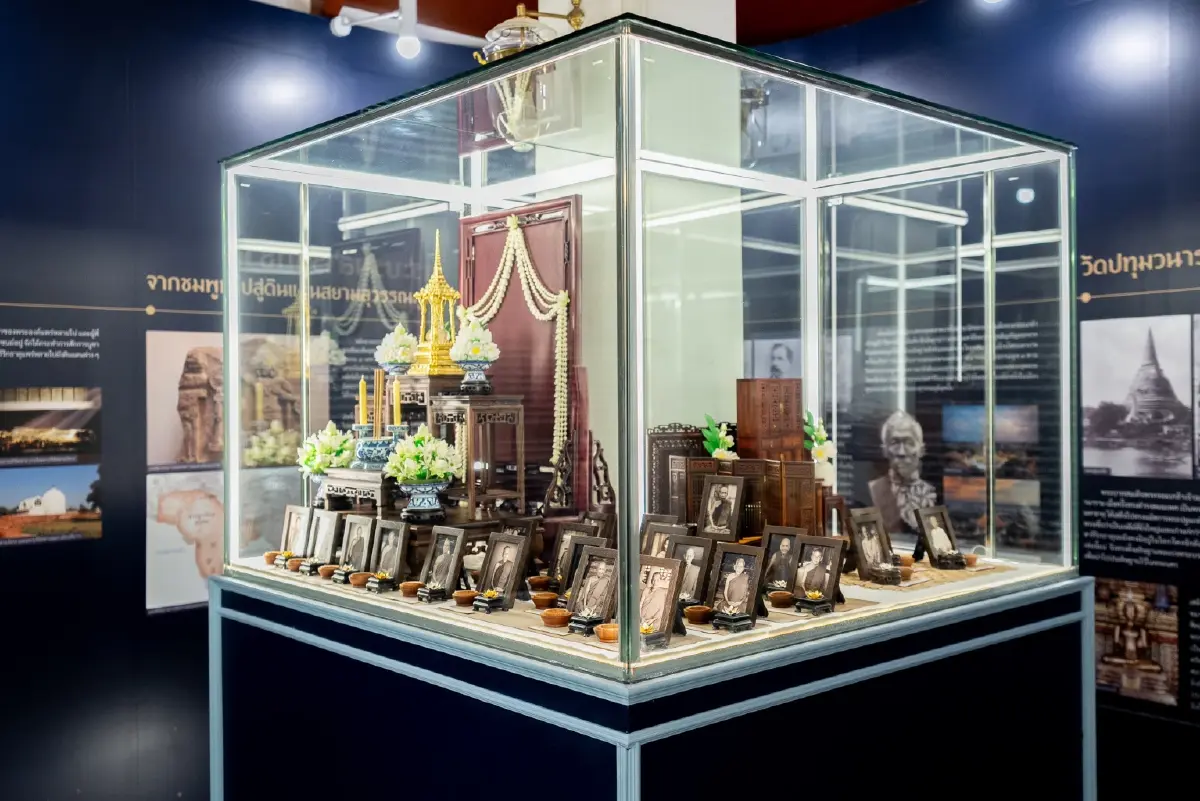 ไม่ต้องไปไกลถึงต่างจังหวัด! อัญเชิญพระบรมสารีริกธาตุ 5 พระองค์ ประดิษฐานใจกลางกรุงเทพฯ ให้สรงน้ำใกล้ชิด