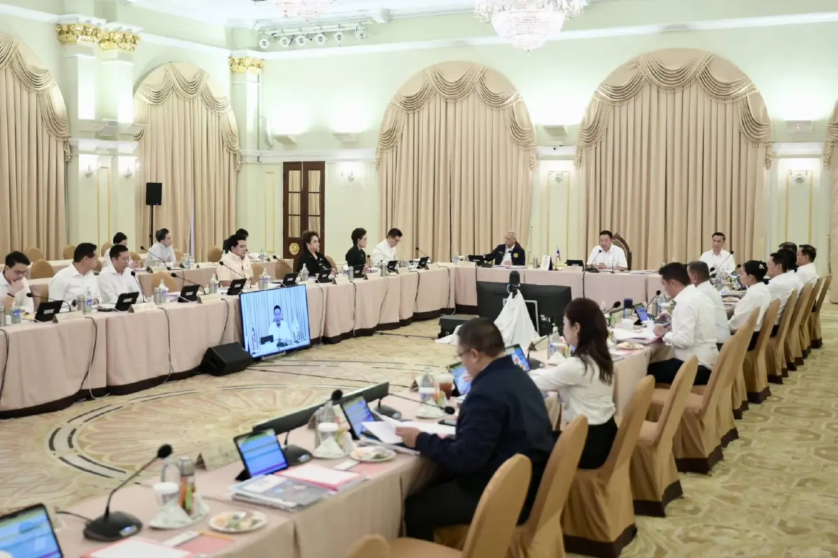 อนุทิน นำครม.นัดแรกสั่งทำงานเป็นทีม บีบโรงกลั่นลดราคาน้ำมันรับสงกรานต์