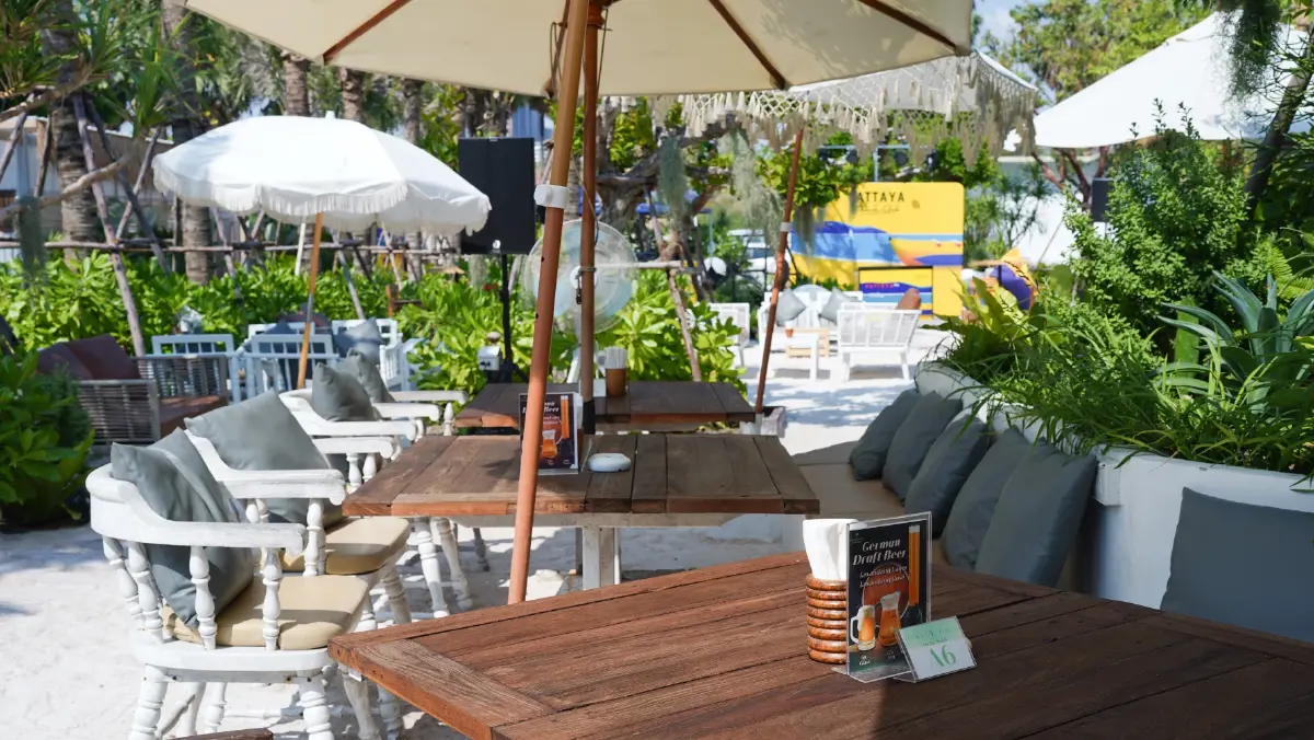 เปิดมุมลับพัทยา! 'Folks On The Beach' Beach Club สุดชิลที่คุณต้องมาลอง