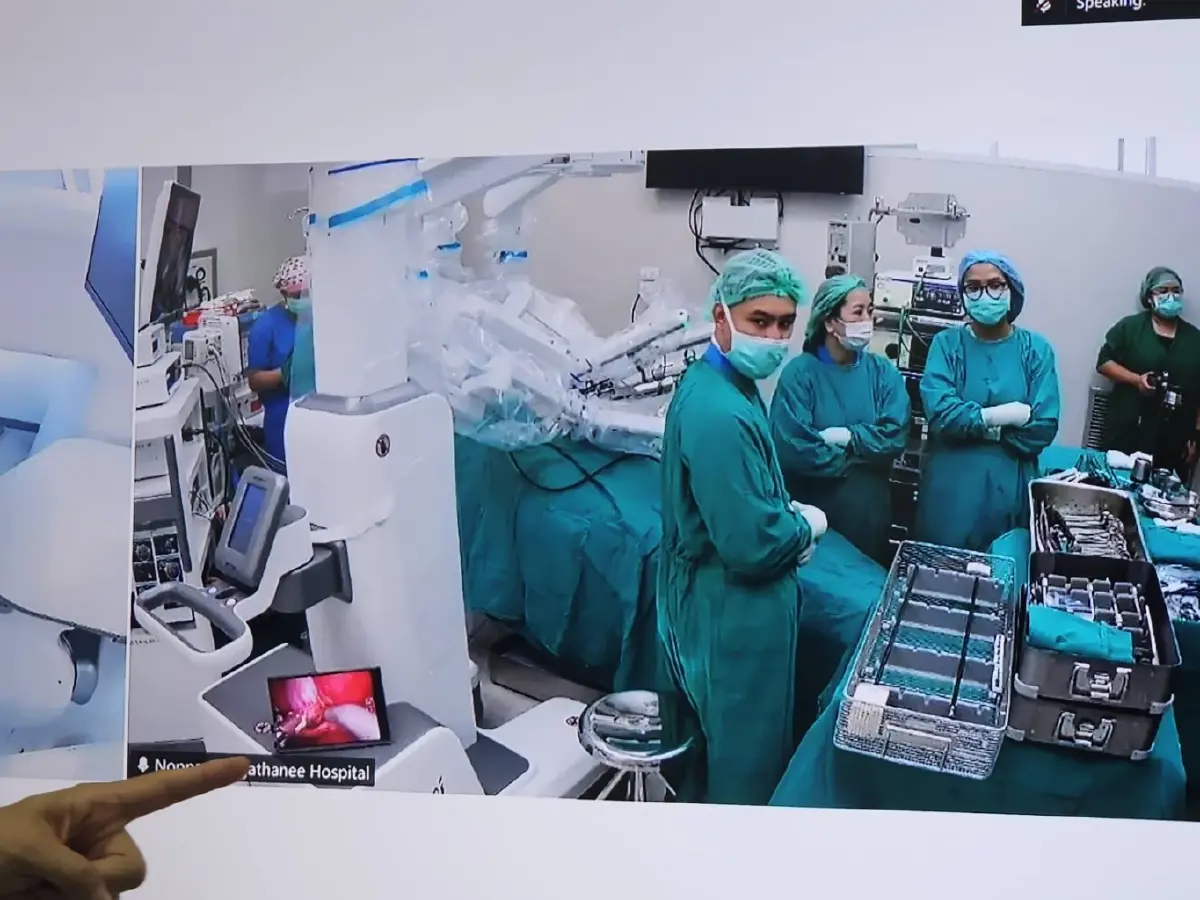 สธ. สำเร็จ! ผ่าตัดทางไกลข้ามประเทศ ไทย-จีน ระยะทาง 2 พัน กม.