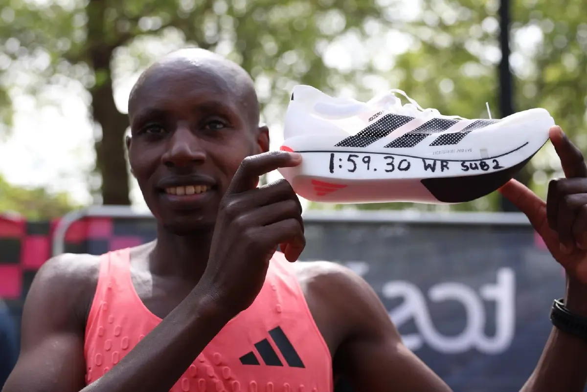 Adidas Adizero Adios Pro Evo 3 ปฏิวัติ 97 กรัม พา "ซาเว่" ทุบ Sub-2