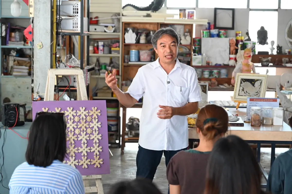 ปลุก “ปูนปั้นเพชรบุรี” เปลี่ยนเศษขนมหวานเป็นวัสดุหัตถศิลป์